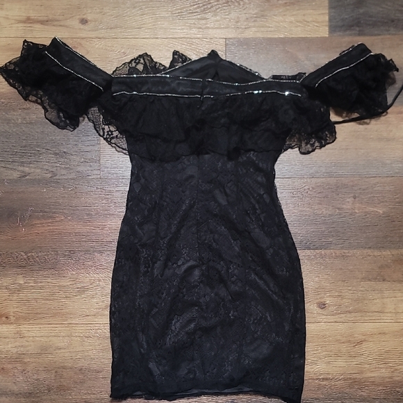 bebe Black Lace Embellished Keyhole Off-Shoulder Mini Dress - Picture 4 of 9